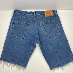 Levi’s 505 Distressed Medium Wash Denim Cutoffs Bermuda Jean Shorts Jorts 32